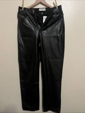 Abercrombie Curve Love Black Faux Leather Wonen’s Pants